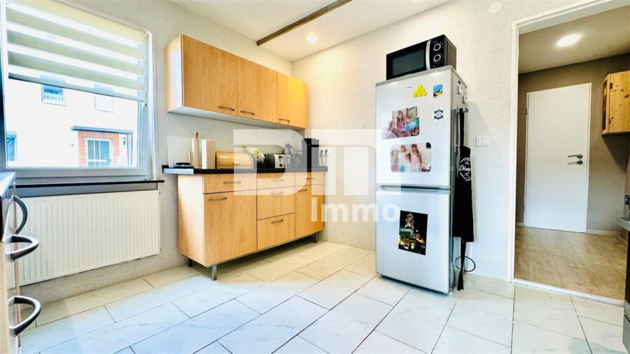 Modernisierte Doppelhaushälfte mit großem Grundstück und vielen Extras - EG Küche / Einbauküche